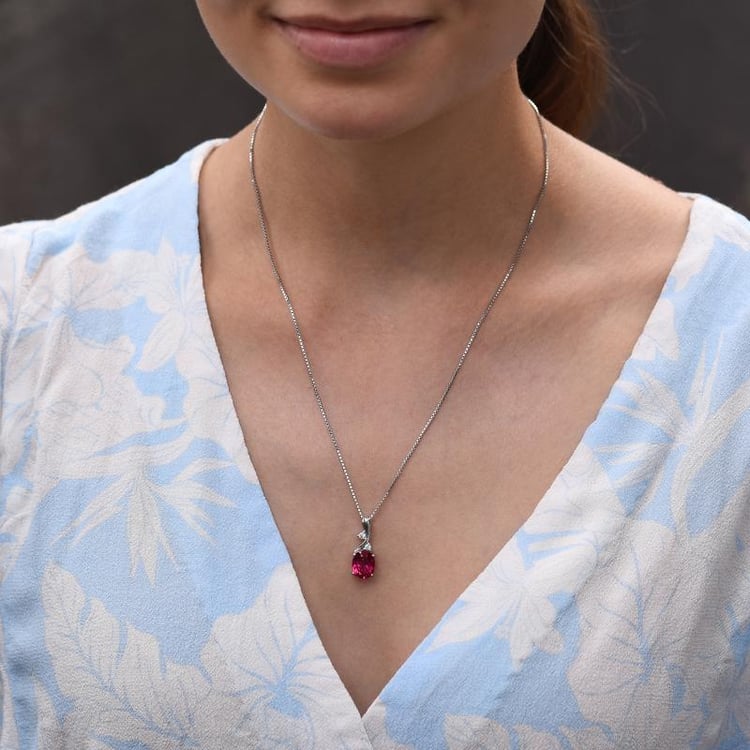  Rubín v náhrdelníku so zirkónmi 46687