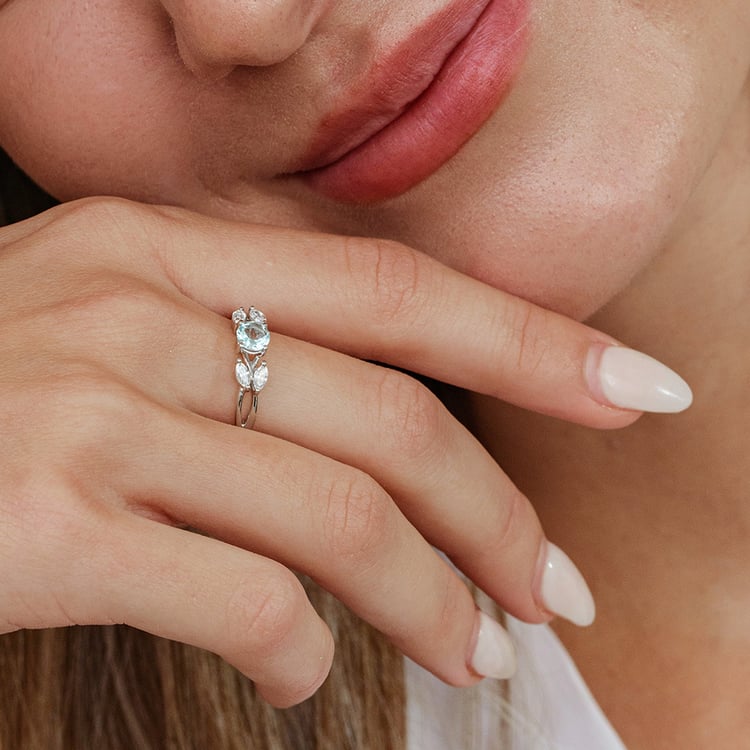 Zásnubný prsteň s akvamarínom a moissanitmi Fera 162534