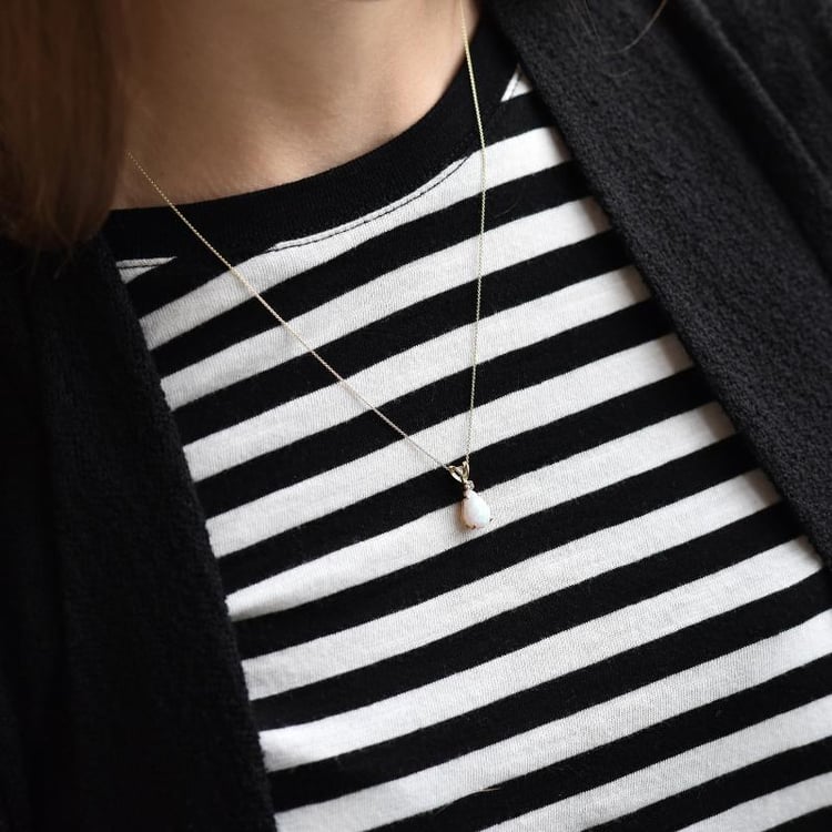 Náhrdelník s opálom 39054