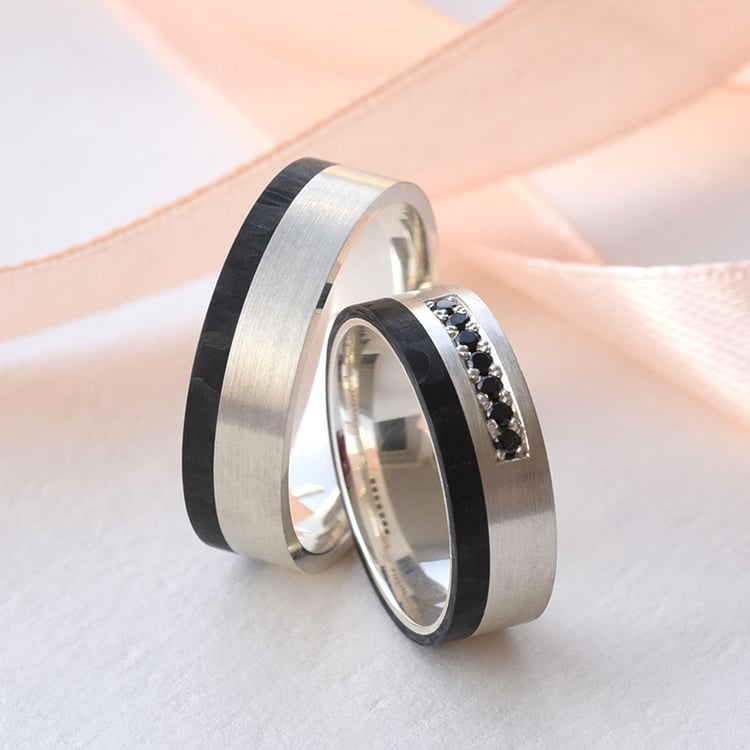 Karbonové snubné prstene zo zlata s čiernymi diamantmi 77704