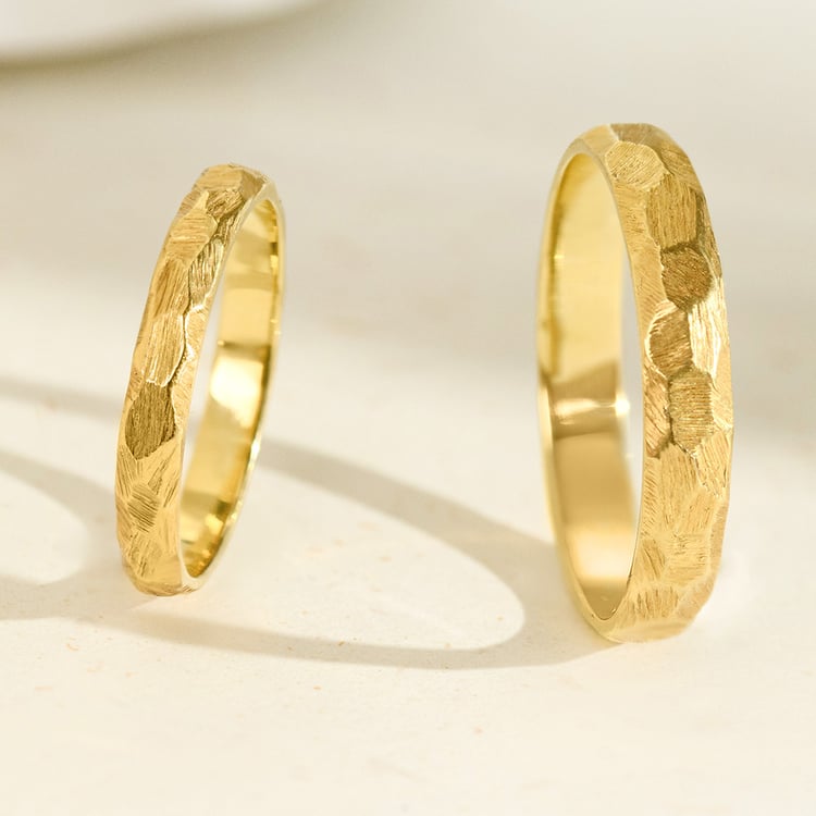 Tepané svadobné obrúčky so škriabanym povrchom 158864