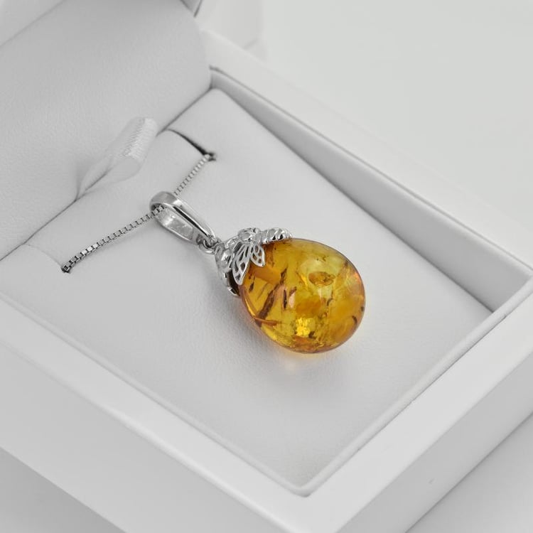 Prívesok s jantárom 34187