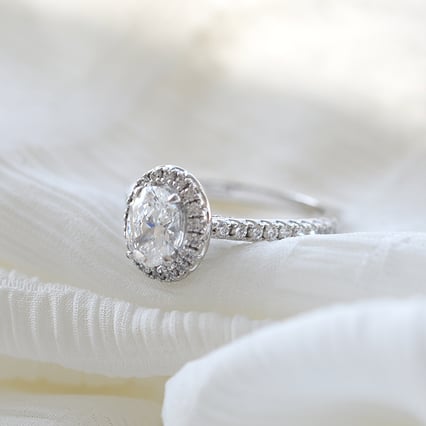 Elegantný zásnubný prsteň s diamantmi Joelle