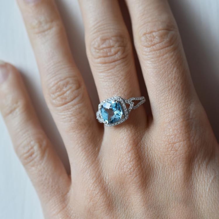 Strieborný prsteň s topásom 13821