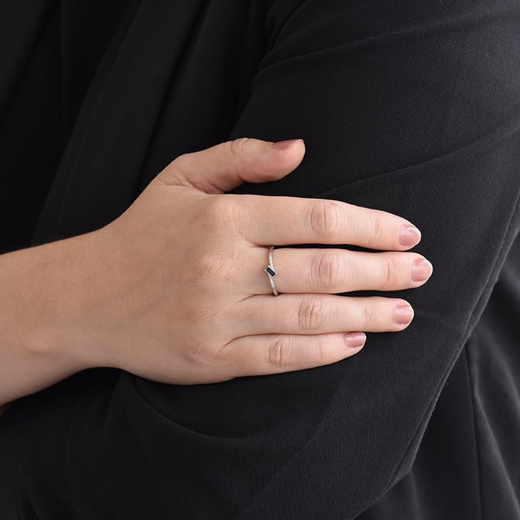 Zafírový prsteň s diamantmi 85732