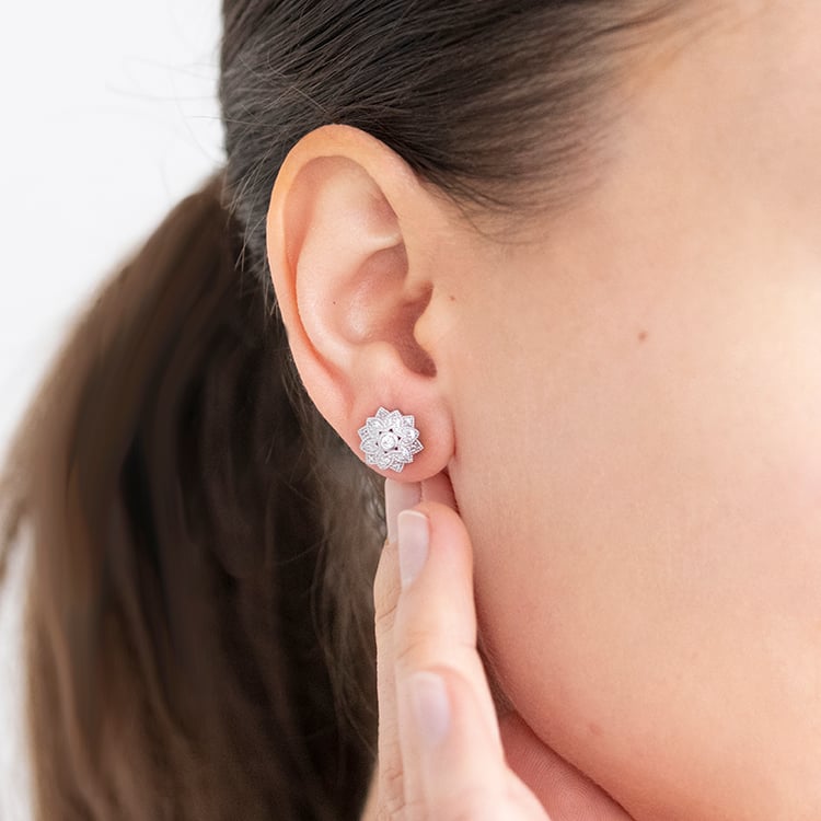 Diamantové náušnice v tvare kvetov Anstey 115802