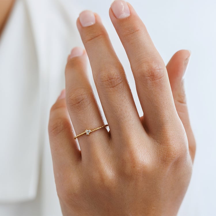 Strieborný diamantový prsteň s tepaným povrchom Milan 157790