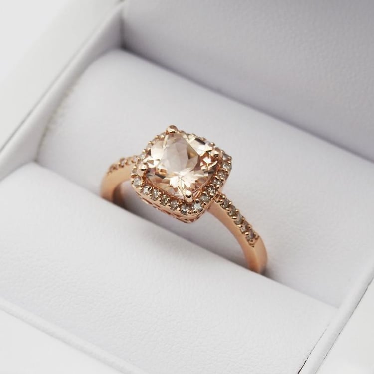 Morganitový zlatý prsteň 12477