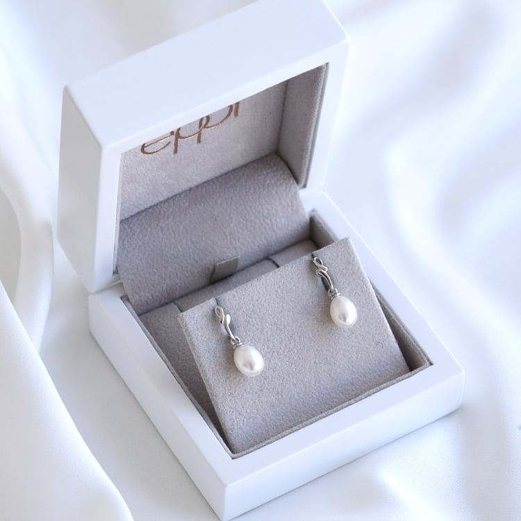 Elegantné zlaté náušnice s perlami z bieleho zlata 80005