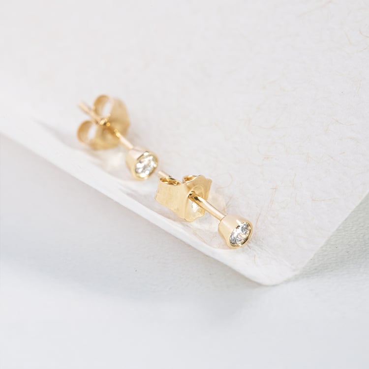 Strieborné minimalistické bezel náušnice s lab-grown diamantmi Viosa 150317