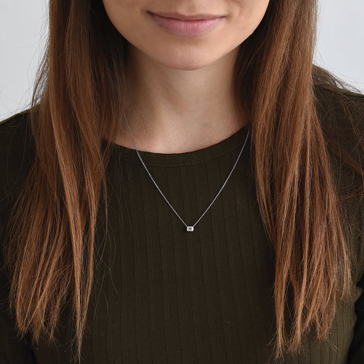 Náhrdelník s emerald diamantom 62626