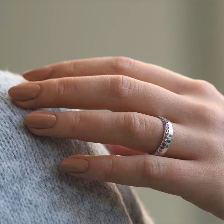 Zlatý eternity prsteň plný drahokamov Joille 106445