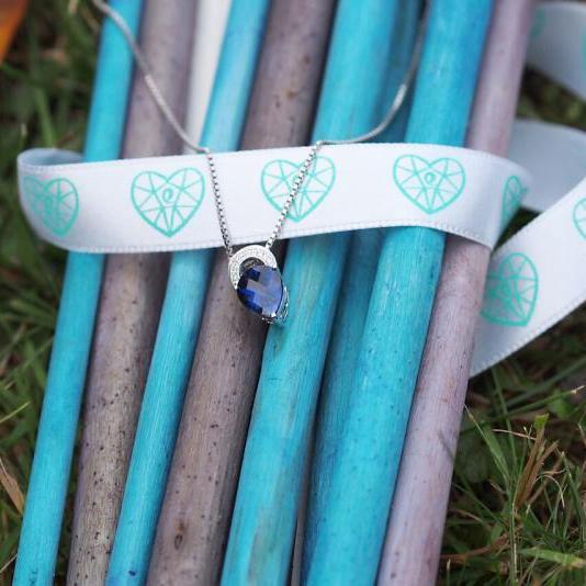 Náhrdelník s modrým zafírom 14338