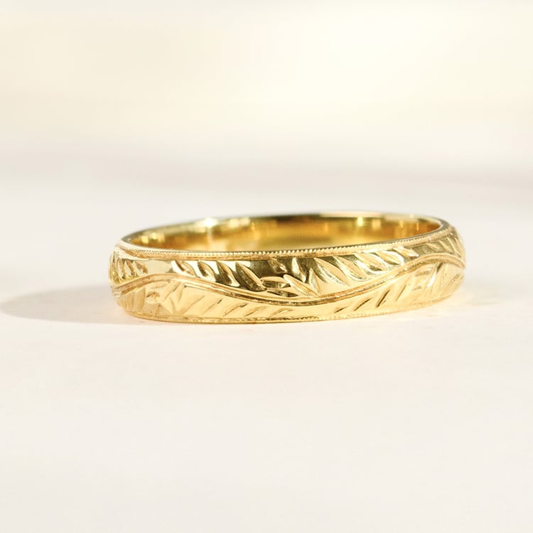 Zlaté vintage svadobné prstene s vygravírovanou vetvičkou 158859