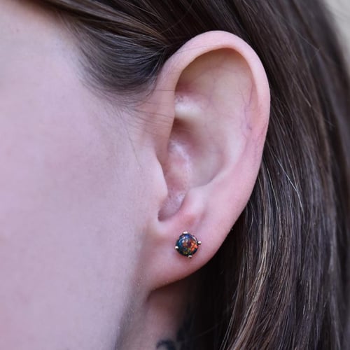 Čierne okrúhle opály a diamant v zlatem sete šperkov Mahli