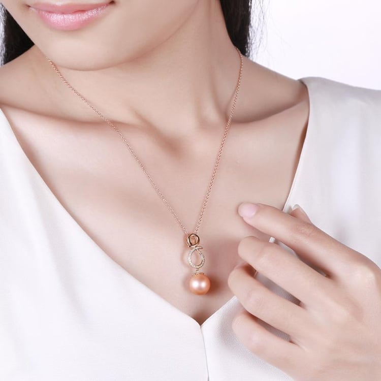 Náhrdelník s perlou a diamantmi 13122