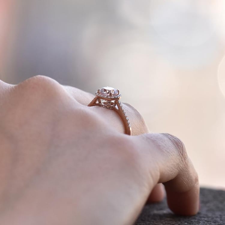 Prsteň z ružového zlata s morganitom a diamantmi 45484