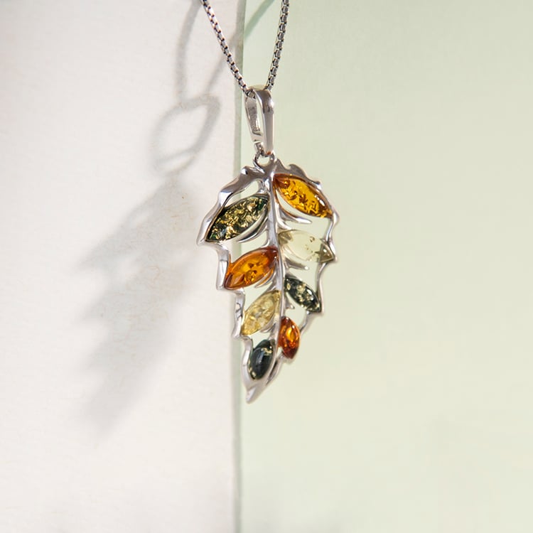 Strieborný list plný jantárov Currie 107802