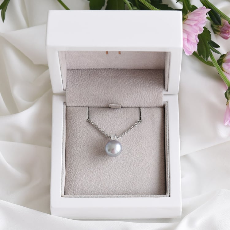Náhrdelník so sivou perlou 83457
