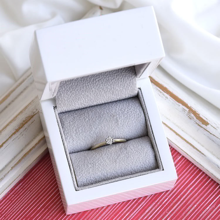 Zlatý zásnubný prsteň s diamantom zo zlata 84796