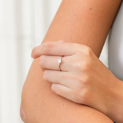 Zlatý zásnubný prsteň s mesačným kameňom s diamantmi Hye