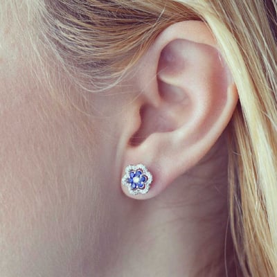 Zlaté záfírové náušnice s diamantmi 