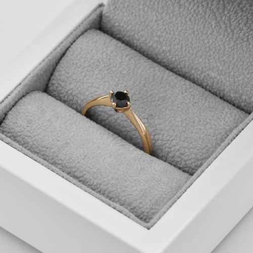 Zásnubný prsteň s čiernym diamantom Maya