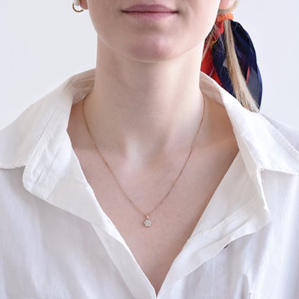 Prívesok v tvare hexagónu s lab-grown diamantmi Aliona