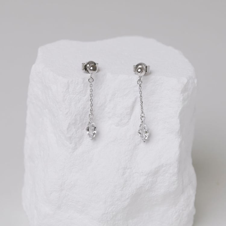 Zlaté visiace náušnice s bielym topásom Maritza 164054