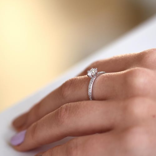 Zásnubný prsteň s lab-grown diamantmi Fuena