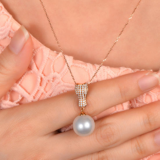 Zlatý náhrdelník s perlou 13148