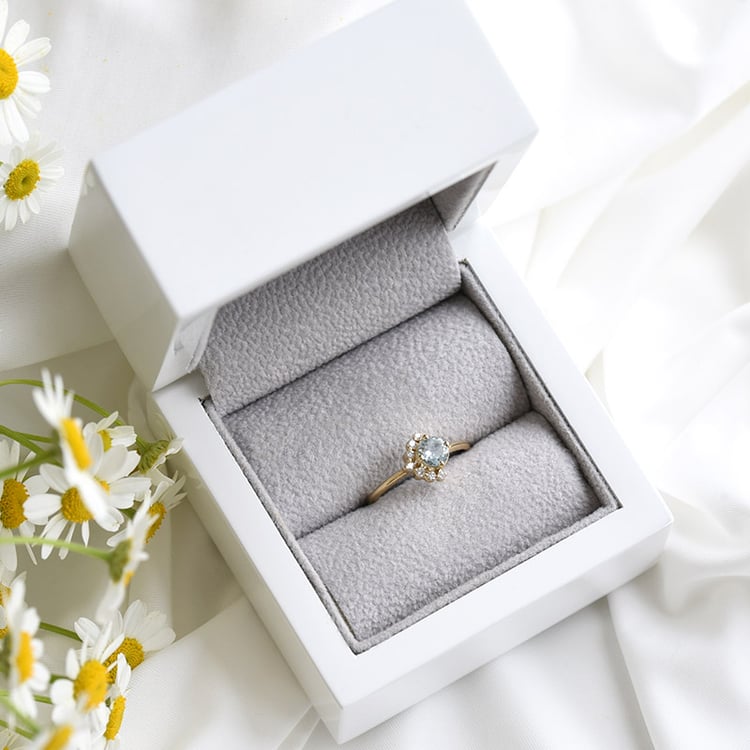 Zlatý akvamarínový prsteň 82111