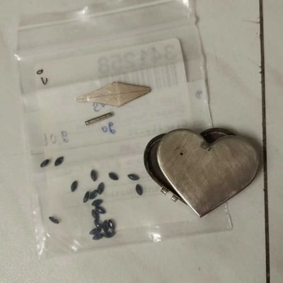 Komponenty na výrobu medailónika 