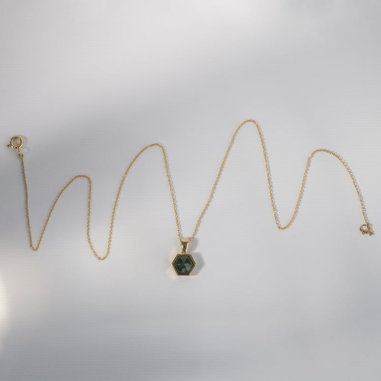 Elegantný prívesok s machovým achátom Mindy 121376