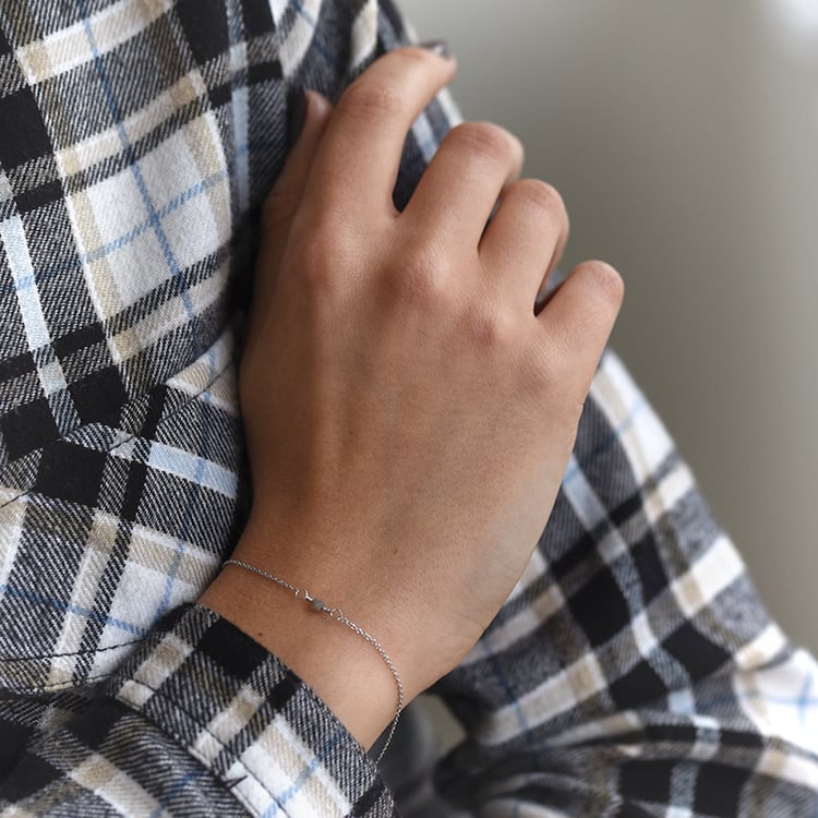 Zlatý náramok s bielou diamantovou kockou 62264