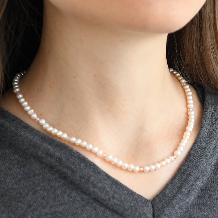 Strieborný perlový náhrdelník so zirkónmi Liola 116016