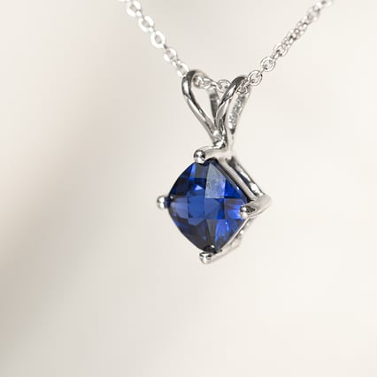 Zlatý prívesok so zafírom Rayna