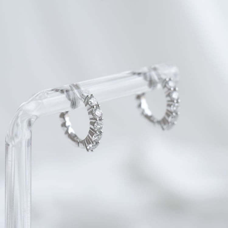 Strieborné decentné náušnice s lab-grown diamantmi Navarro 104166