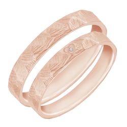 Tepané a škrabané snubné prstene so srdcom a diamantom Harri