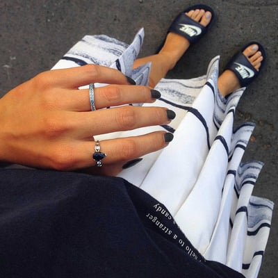 Strieborný eternity prsteň plný topásov