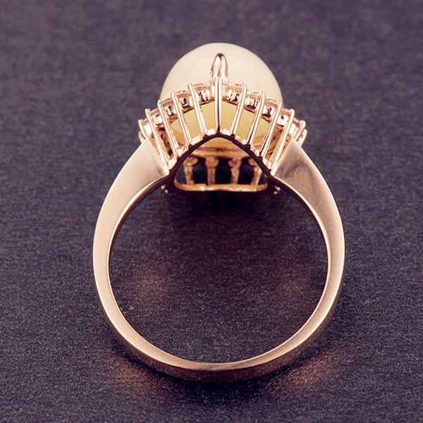 Nežný prsteň s opálom a diamantmi 5088