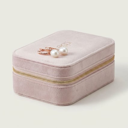 Strieborné jednoduché visiace náušnice s perlou Alfred