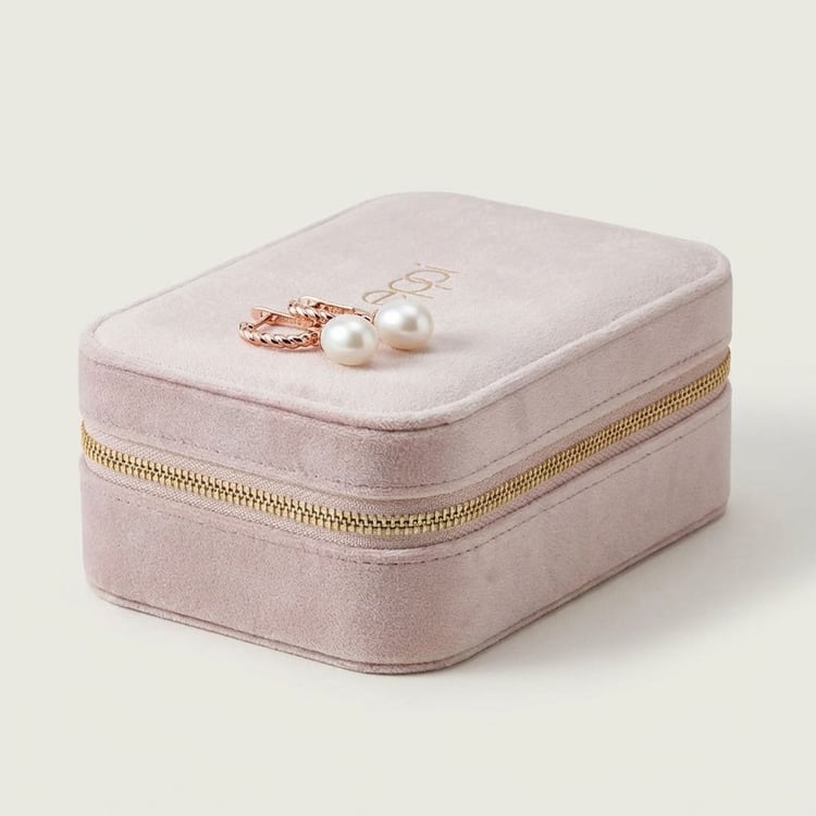 Strieborné jednoduché visiace náušnice s perlou Alfred 166409