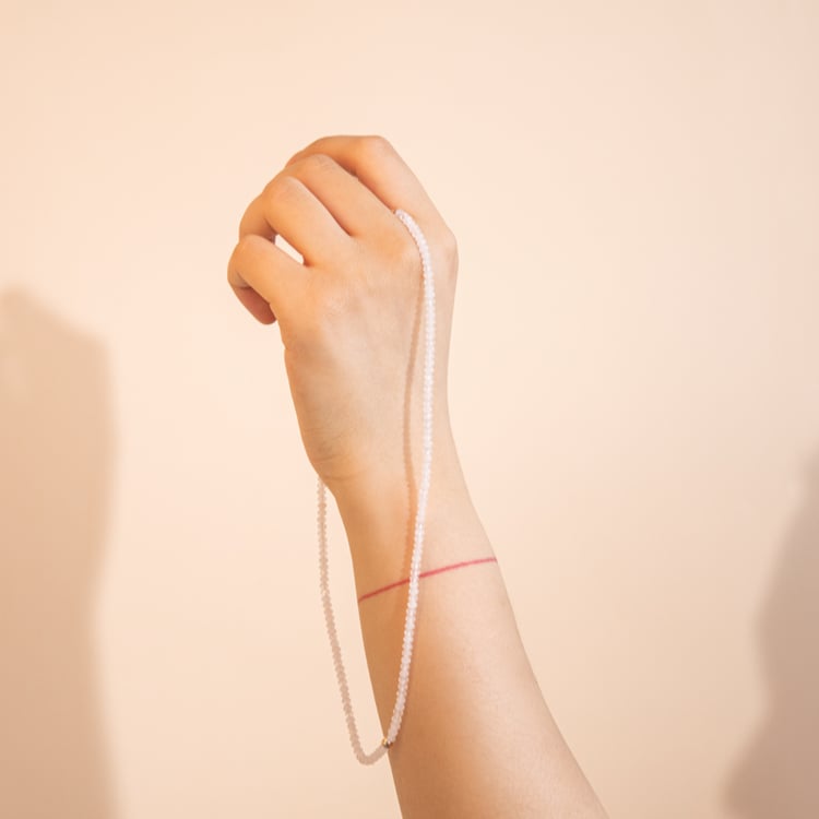 Strieborný náhrdelník s ruženinovými korálkami Regan 104473