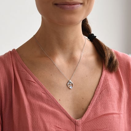 Prívesok matka a dieťa s mesačným kameňom a diamantom Heli