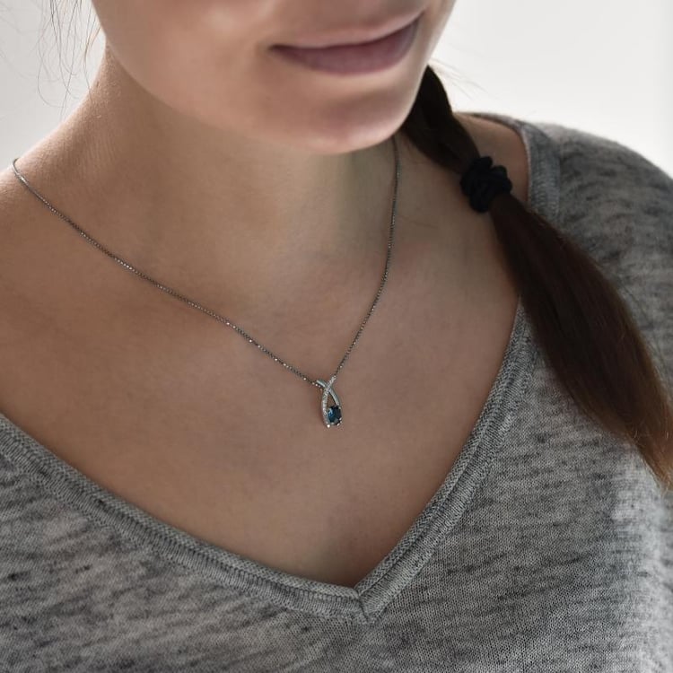 Štýlový náhrdelník s topásom 40307