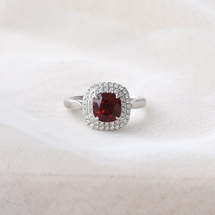 Zlatý prsteň sa spinely a diamanty 144080