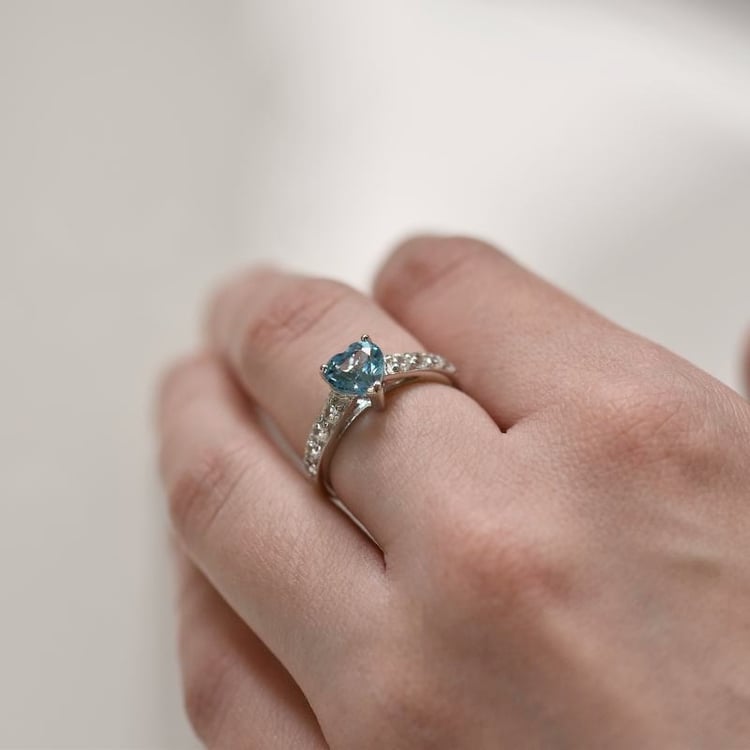 Strieborný prsteň so srdiečkovým topásom Bailey 110223