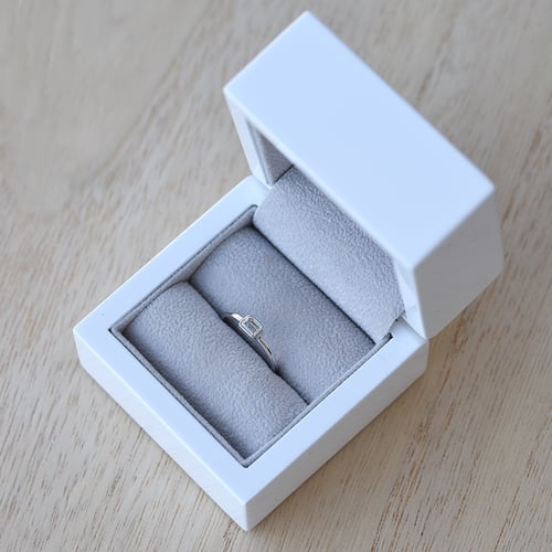 Zásnubný prsteň s emerald diamantom Simra