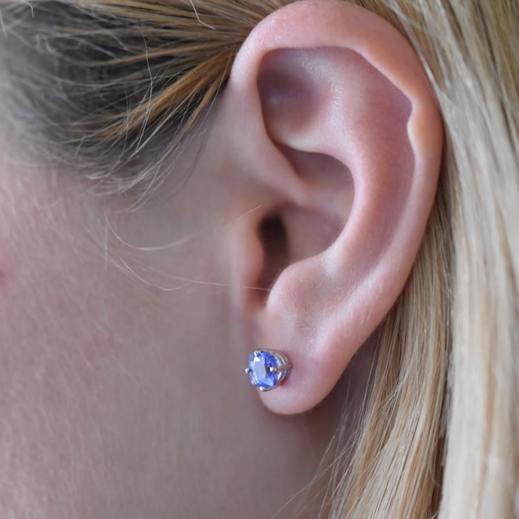 Napichovacie náušnice z 18k bieleho zlata s tanzanitmi Reyna 13702